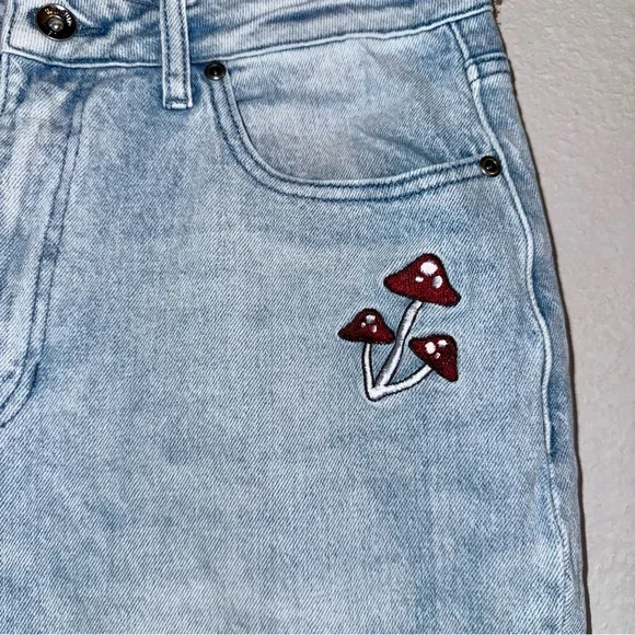 Hot Topic Jeans Frog Mushroom Embroidered Chic Y2K Women’s Sz9 Cute‎ Casual - Picture 9 of 12